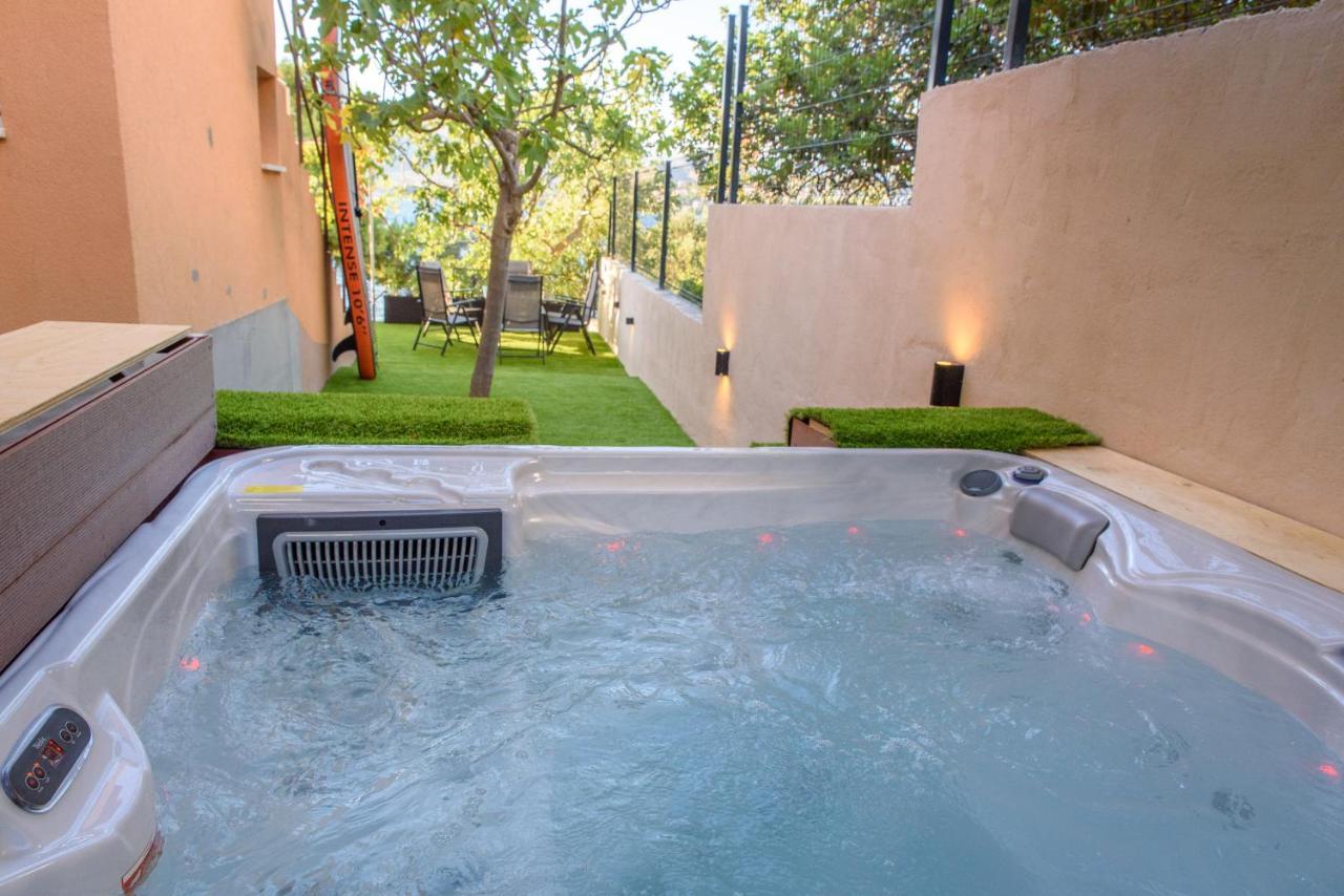 Beach Holiday Home With Private Jacuzzi & Parking โตรกีร์ ภายนอก รูปภาพ