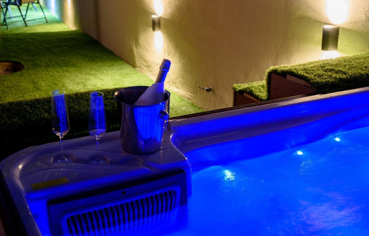 Beach Holiday Home With Private Jacuzzi & Parking โตรกีร์ ภายนอก รูปภาพ