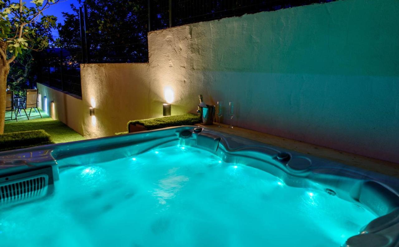 Beach Holiday Home With Private Jacuzzi & Parking โตรกีร์ ภายนอก รูปภาพ